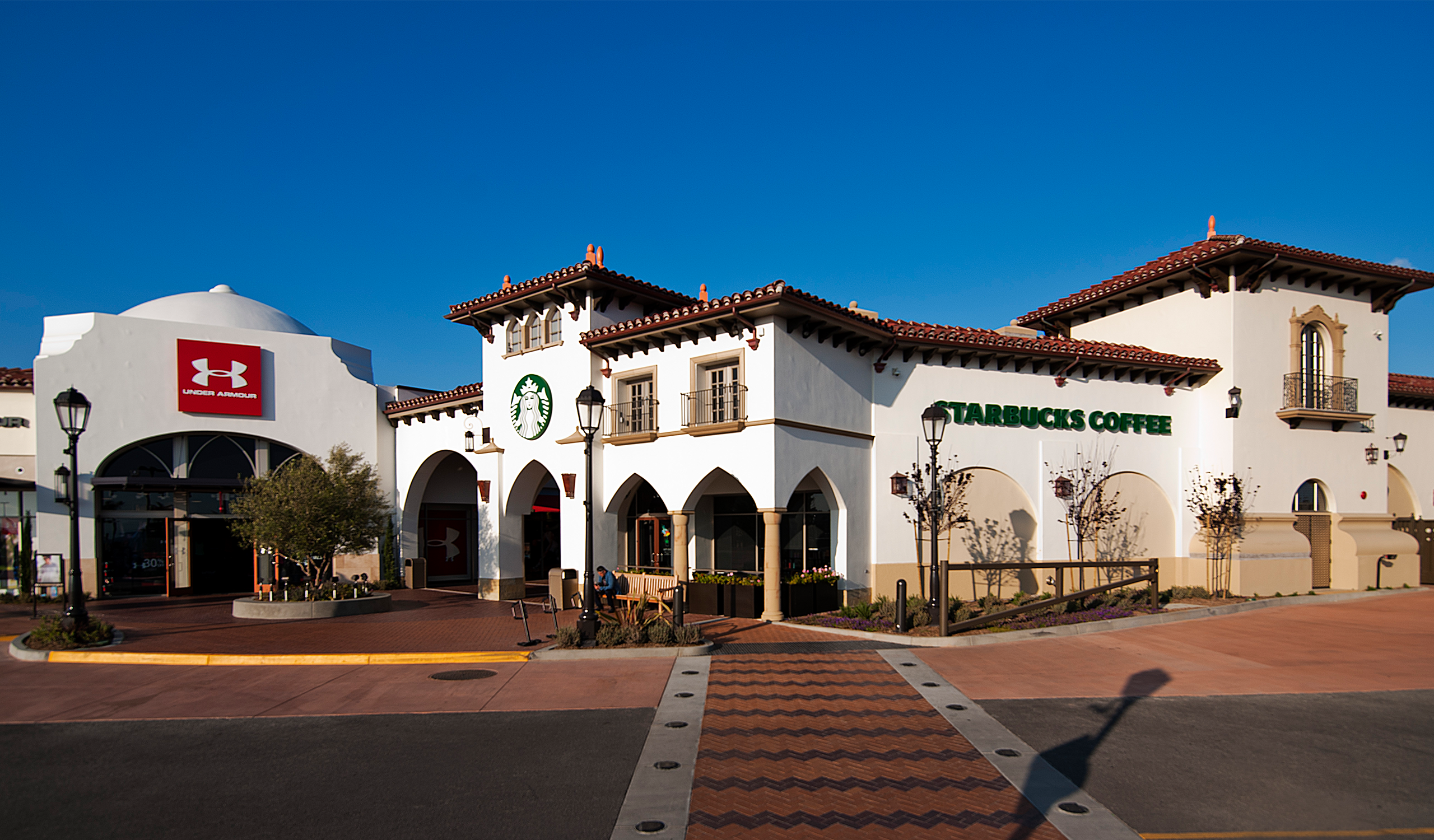 Exterior wide angle view of Outlets at San Clemente