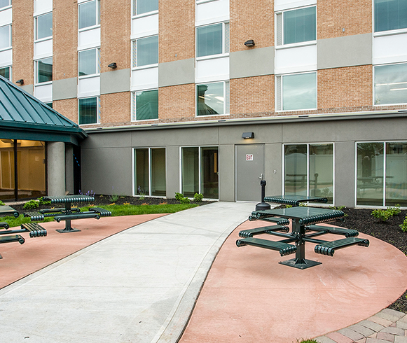 Exterior view of outdoor seating at SUN Behavioral