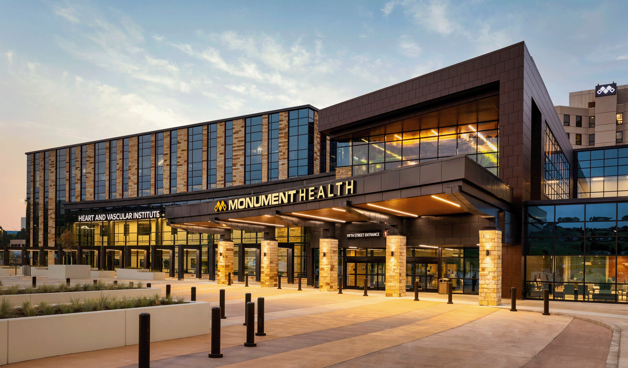 Exterior view of the entrance to the Monument Health Rapid City Hospital