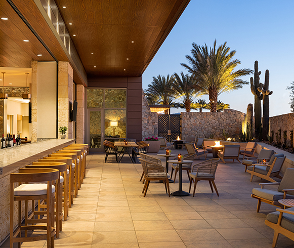 Interior view of lounge and bar at Hilton North Scottsdale at Cavasson