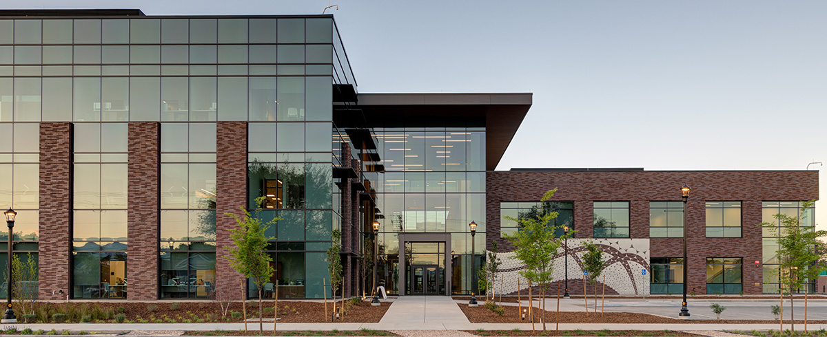 Exterior view of the front entrance to Murray City Hall